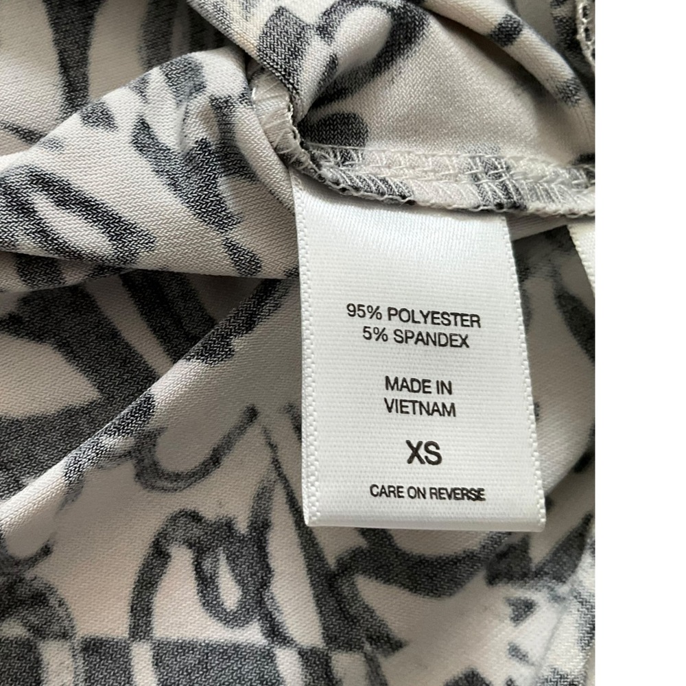New York & Company 7th Avenue Mock Neck Graffiti Print Top Black White XS - Picture 6 of 7